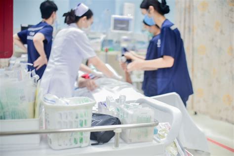 Emergency and Critical Care .
